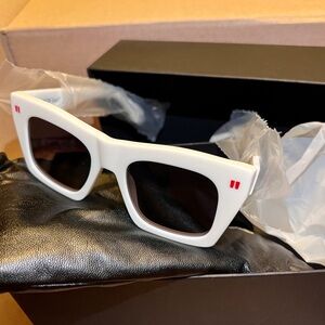 OFF-WHITE Selma Logo Square 🕶️